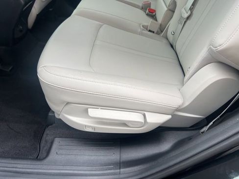 Used 2025 Kia Sorento S w/ Panoramic Sunroof Package FWD image 22