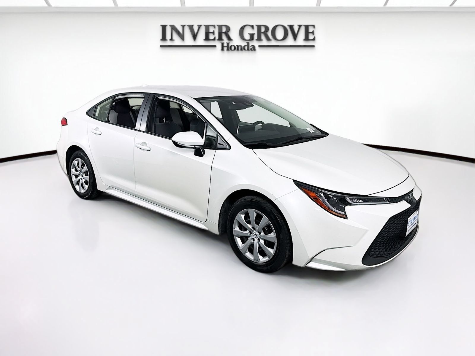 Used 2020 Toyota Corolla LE FWD image 3