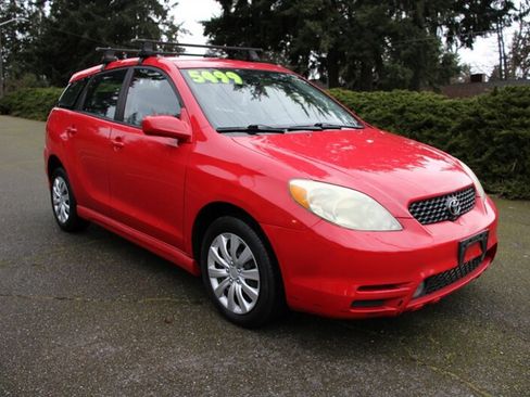 Used 2004 Toyota Matrix XR image 2