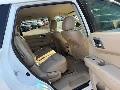 Used 2015 Nissan Pathfinder SL w/ SL Tech Package AWD/4WD image 13