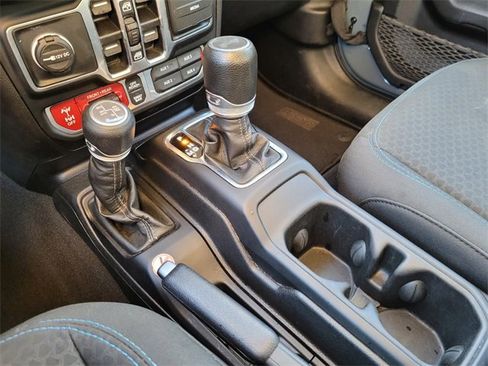 Used 2024 Jeep Wrangler Unlimited Rubicon 4xe image 34