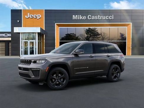 New 2026 Jeep Grand Cherokee Limited w/ Limited Altitude Package AWD/4WD image 3