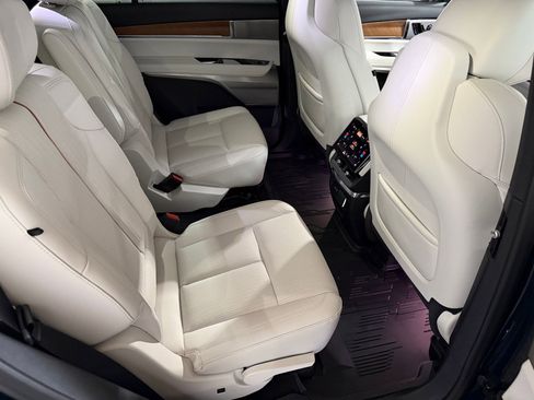 New 2026 Cadillac Vistiq Luxury w/ LPO, Floor Liner Package AWD/4WD image 48