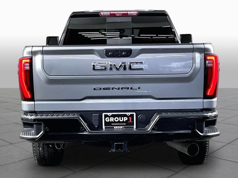 Used 2024 GMC Sierra 2500 Denali Ultimate AWD/4WD image 8
