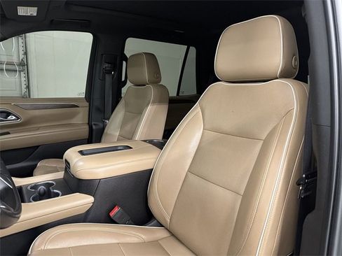 Used 2021 Chevrolet Tahoe Premier w/ Premium Package image 21