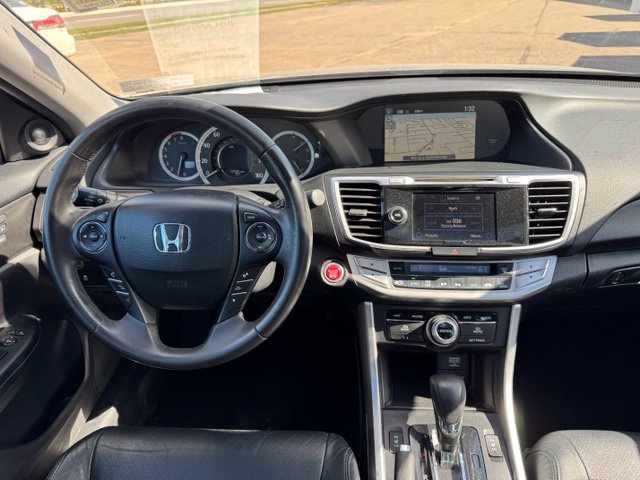 Used 2014 Honda Accord Touring image 17