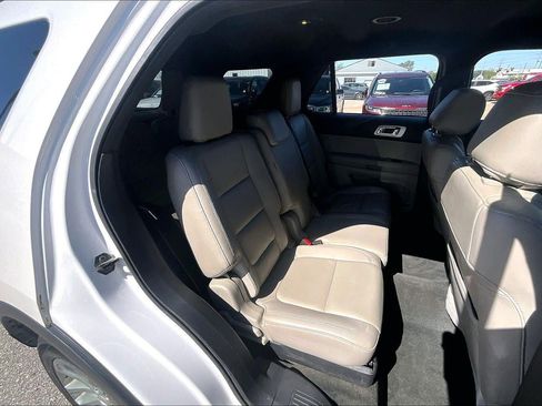 Used 2014 Ford Explorer XLT w/ Equipment Group 202A image 25