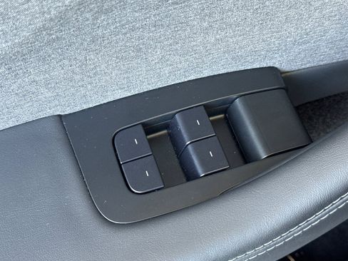Used 2025 Tesla Model 3 Long Range RWD image 12