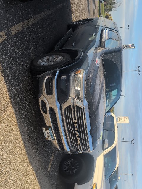 Used 2022 RAM 1500 Laramie AWD/4WD image 3