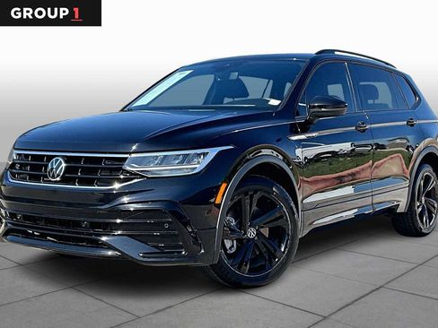 Used 2024 Volkswagen Tiguan SE R-Line image 1