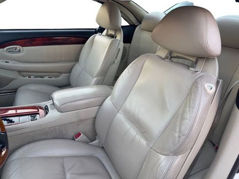 Used 2010 Lexus SC 430 Convertible image 11