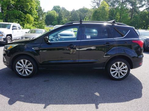 Used 2019 Ford Escape SEL image 18