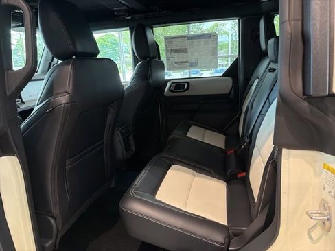 New 2026 Ford Bronco Outer Banks w/ Sasquatch Package AWD/4WD image 8