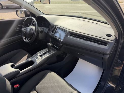 Used 2018 Honda HR-V EX image 17