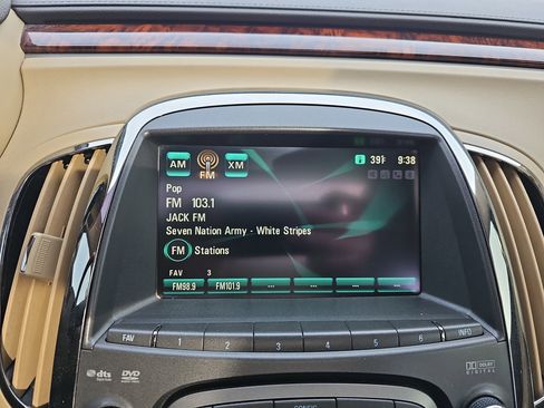 Used 2012 Buick LaCrosse Touring image 30