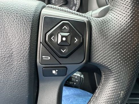 Used 2016 Toyota Tacoma TRD Off-Road w/ Premium & Technology Package image 28