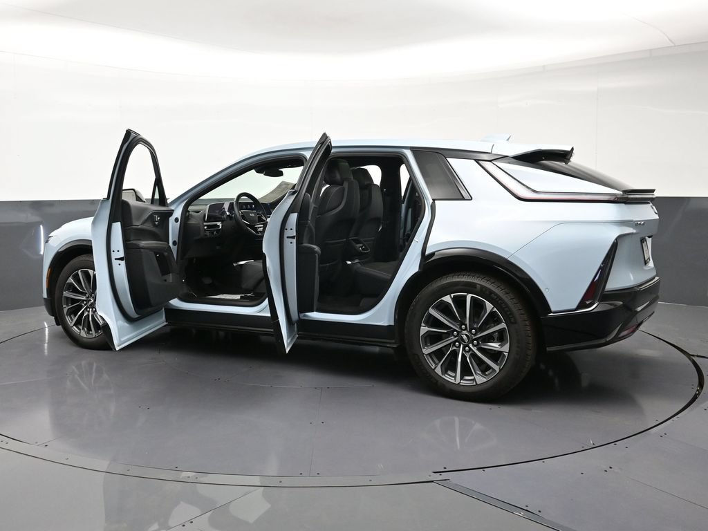 Used 2025 Cadillac Lyriq Sport AWD/4WD image 35