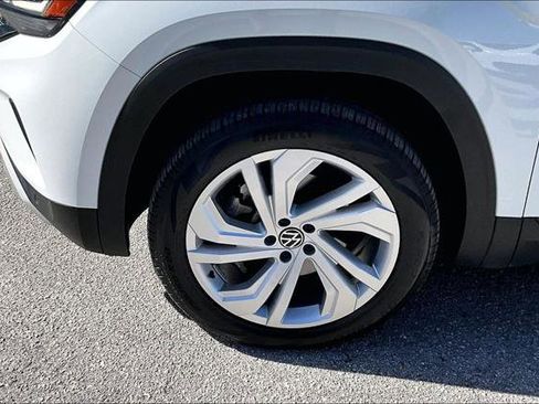 Certified 2023 Volkswagen Atlas SE FWD image 13