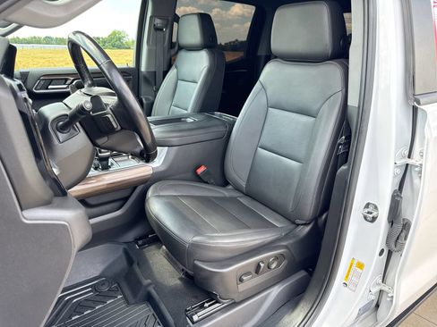 Used 2022 Chevrolet Silverado 1500 LT Trail Boss w/ LT Trail Boss Premium Package AWD/4WD image 11