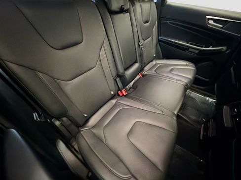 Used 2019 Ford Edge Titanium w/ Equipment Group 301A FWD image 13