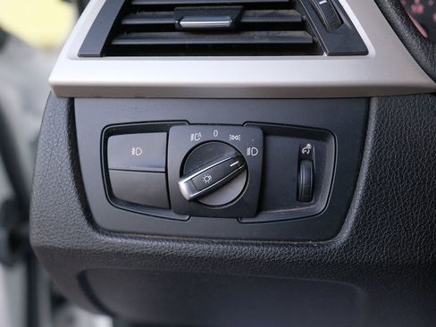 Used 2015 BMW 320i Sedan RWD image 14