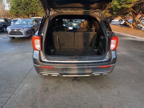 Used 2020 Ford Explorer XLT w/ Equipment Group 202A image 16