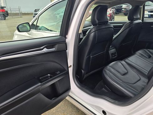 Used 2018 Ford Fusion Titanium AWD/4WD image 13