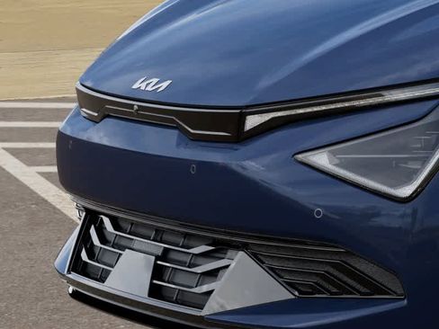 New 2026 Kia EV6 Wind RWD image 12