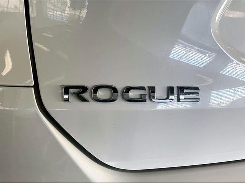 Used 2016 Nissan Rogue SV image 7