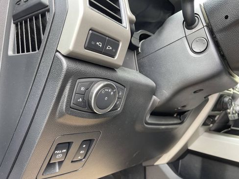 Used 2020 Ford F150 Lariat w/ Equipment Group 502A Luxury AWD/4WD image 14