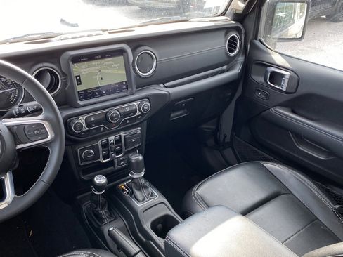 Used 2023 Jeep Wrangler Unlimited Sahara image 25