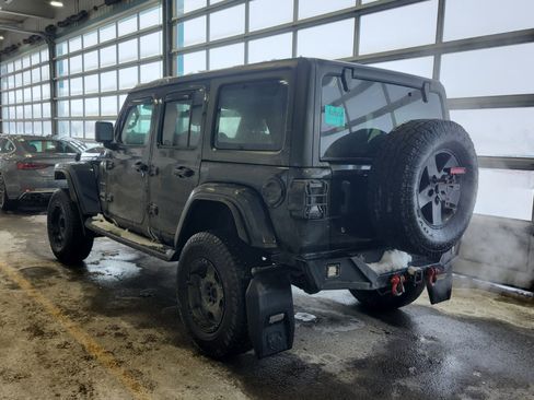 Used 2018 Jeep Wrangler Unlimited Sahara w/ Cold Weather Group image 6