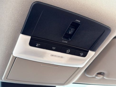 Used 2022 Nissan Sentra SV w/ SV Premium Package image 30