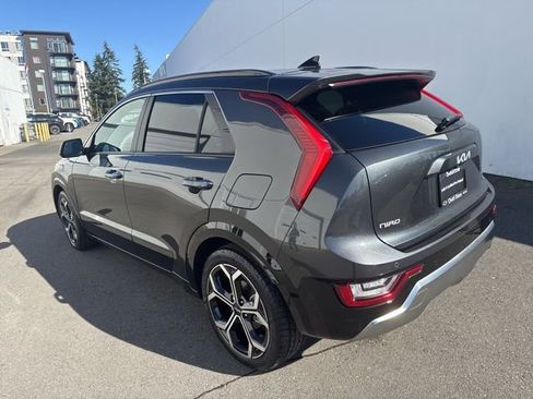 Certified 2023 Kia Niro SX Touring image 8
