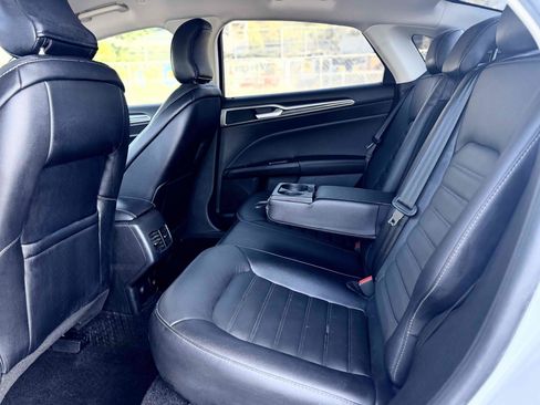 Used 2018 Ford Fusion SE w/ Equipment Group 602A FWD image 20