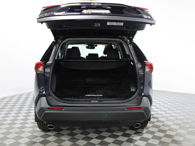 Certified 2022 Toyota RAV4 XLE Premium AWD/4WD image 17