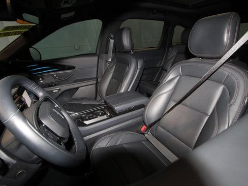 Used 2024 Lincoln Nautilus Premier w/ Equipment Group 102A AWD/4WD image 4