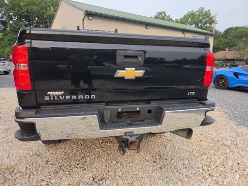 Used 2015 Chevrolet Silverado 2500 LTZ w/ LTZ Plus Package AWD/4WD image 5