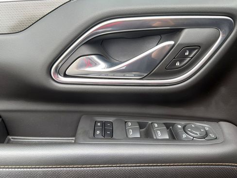 Used 2023 GMC Yukon AT4 w/ Technology Package AWD/4WD image 11
