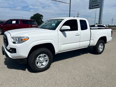 Used 2021 Toyota Tacoma SR w/ SR Convenience Package AWD/4WD image 3