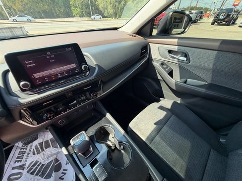 Used 2021 Nissan Rogue SV FWD image 23