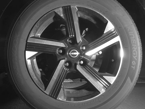 Used 2025 Nissan Sentra SV FWD image 14