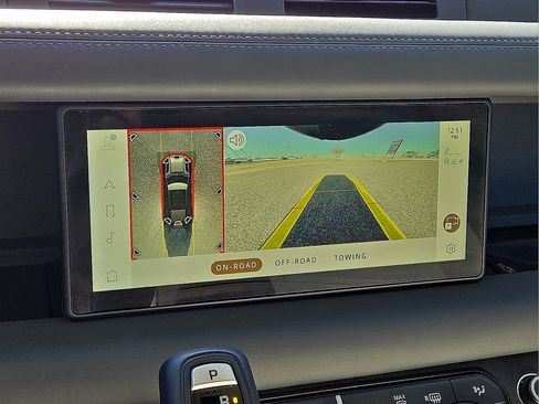 Used 2024 Land Rover Defender 110 X-Dynamic SE image 27