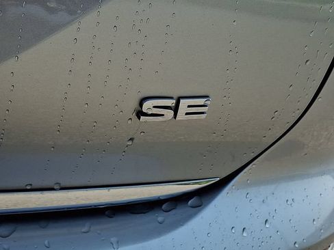 Used 2022 Mitsubishi Outlander SE AWD/4WD image 30