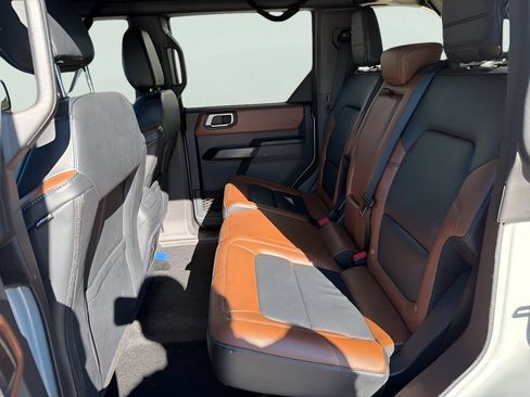 Used 2024 Ford Bronco Outer Banks AWD/4WD image 15