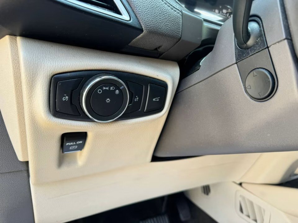 Used 2017 Lincoln MKX Reserve w/ Driver Assistance Package AWD/4WD image 27
