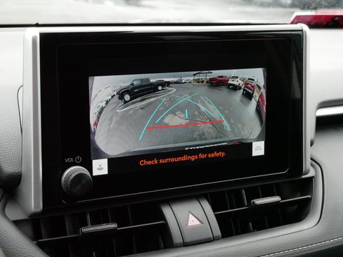 Certified 2025 Toyota RAV4 XLE AWD/4WD image 30