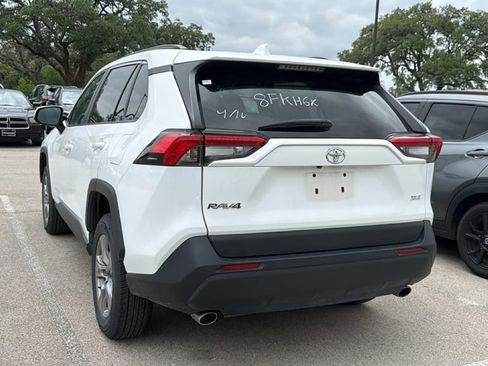 Used 2024 Toyota RAV4 XLE FWD image 7