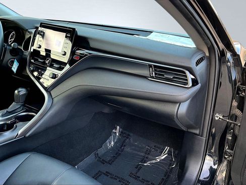 Used 2024 Toyota Camry SE image 20