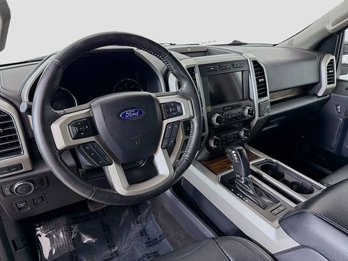 Used 2019 Ford F150 Lariat w/ Equipment Group 502A Luxury AWD/4WD image 18